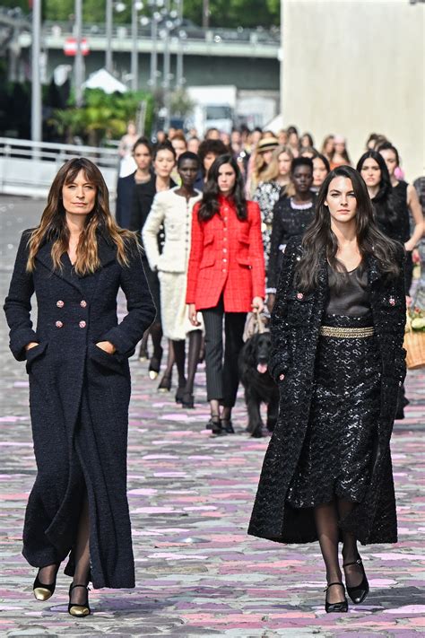 défilé chanel automne-hiver 2023|Chanel : ce qu'il faut retenir du défilé automne.